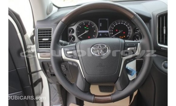 Buy Import Toyota Land Cruiser White Car in Import - Dubai in Batken Buy Import Toyota Land Cruiser White Car in Import - Dubai in Batken