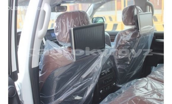 Buy Import Toyota Land Cruiser White Car in Import - Dubai in Batken Buy Import Toyota Land Cruiser White Car in Import - Dubai in Batken