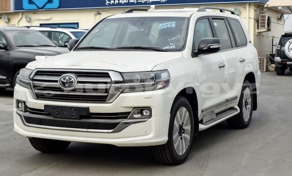 Buy Import Toyota Land Cruiser White Car in Import - Dubai in Batken Buy Import Toyota Land Cruiser White Car in Import - Dubai in Batken