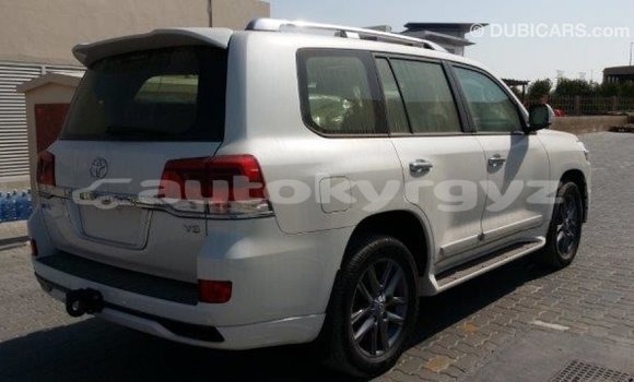 Buy Import Toyota Land Cruiser White Car in Import - Dubai in Batken Buy Import Toyota Land Cruiser White Car in Import - Dubai in Batken
