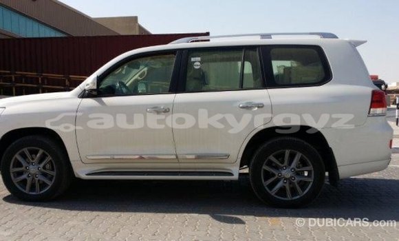 Buy Import Toyota Land Cruiser White Car in Import - Dubai in Batken Buy Import Toyota Land Cruiser White Car in Import - Dubai in Batken