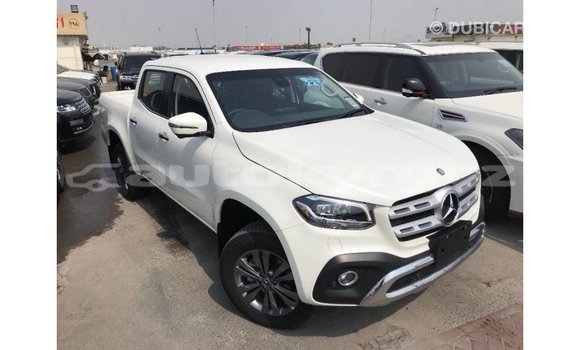 Buy Import Mercedes-Benz 250 White Car in Import - Dubai in Batken Buy Import Mercedes-Benz 250 White Car in Import - Dubai in Batken