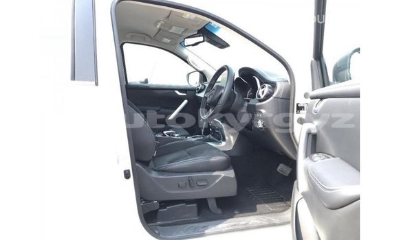 Buy Import Mercedes-Benz 250 White Car in Import - Dubai in Batken Buy Import Mercedes-Benz 250 White Car in Import - Dubai in Batken