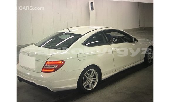 Buy Import Mercedes-Benz 190 White Car in Import - Dubai in Batken Buy Import Mercedes-Benz 190 White Car in Import - Dubai in Batken