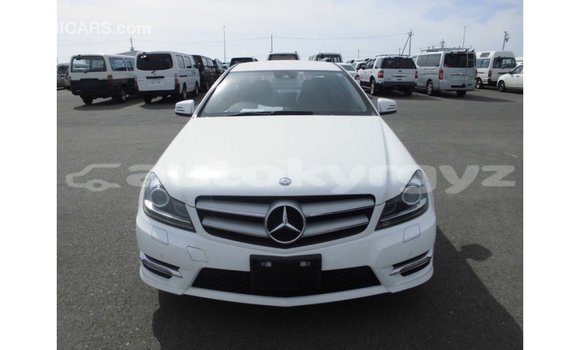 Buy Import Mercedes-Benz 190 White Car in Import - Dubai in Batken Buy Import Mercedes-Benz 190 White Car in Import - Dubai in Batken