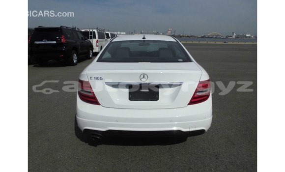 Buy Import Mercedes-Benz 190 White Car in Import - Dubai in Batken Buy Import Mercedes-Benz 190 White Car in Import - Dubai in Batken