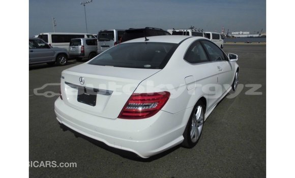Buy Import Mercedes-Benz 190 White Car in Import - Dubai in Batken Buy Import Mercedes-Benz 190 White Car in Import - Dubai in Batken