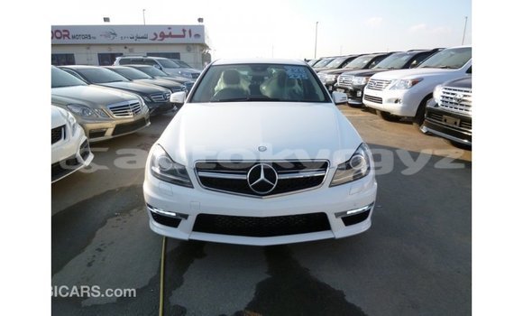 Buy Import Mercedes-Benz 200 White Car in Import - Dubai in Batken Buy Import Mercedes-Benz 200 White Car in Import - Dubai in Batken