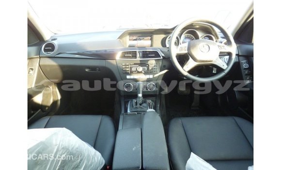 Buy Import Mercedes-Benz 200 White Car in Import - Dubai in Batken Buy Import Mercedes-Benz 200 White Car in Import - Dubai in Batken