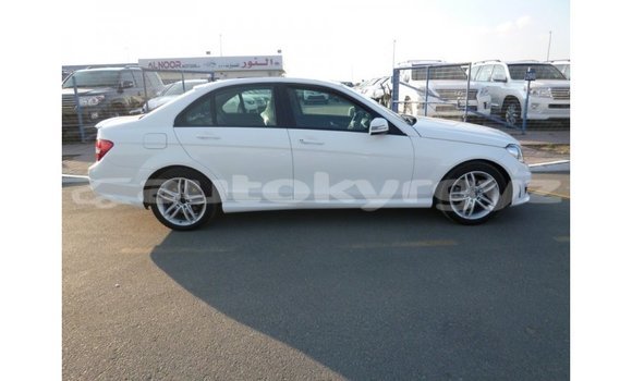 Buy Import Mercedes-Benz 200 White Car in Import - Dubai in Batken Buy Import Mercedes-Benz 200 White Car in Import - Dubai in Batken