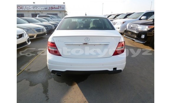 Buy Import Mercedes-Benz 200 White Car in Import - Dubai in Batken Buy Import Mercedes-Benz 200 White Car in Import - Dubai in Batken