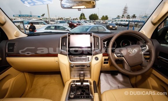 Buy Import Toyota Land Cruiser White Car in Import - Dubai in Batken Buy Import Toyota Land Cruiser White Car in Import - Dubai in Batken