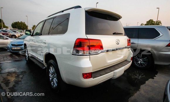 Buy Import Toyota Land Cruiser White Car in Import - Dubai in Batken Buy Import Toyota Land Cruiser White Car in Import - Dubai in Batken