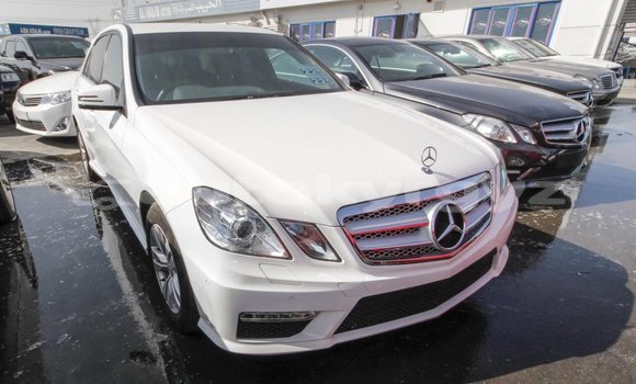 Buy Import Mercedes-Benz 200 White Car in Import - Dubai in Batken Buy Import Mercedes-Benz 200 White Car in Import - Dubai in Batken