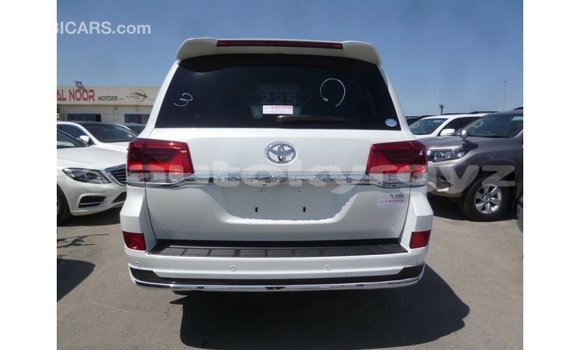 Buy Import Toyota Land Cruiser White Car in Import - Dubai in Batken Buy Import Toyota Land Cruiser White Car in Import - Dubai in Batken