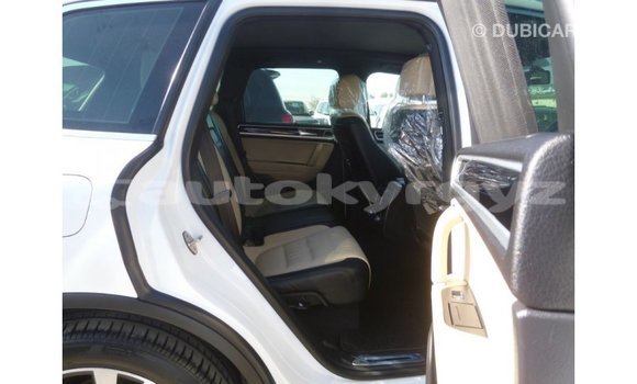 Buy Import Volkswagen Touareg White Car in Import - Dubai in Batken Buy Import Volkswagen Touareg White Car in Import - Dubai in Batken