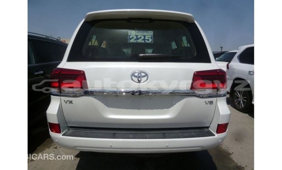 Buy Import Toyota Land Cruiser White Car in Import - Dubai in Batken Buy Import Toyota Land Cruiser White Car in Import - Dubai in Batken