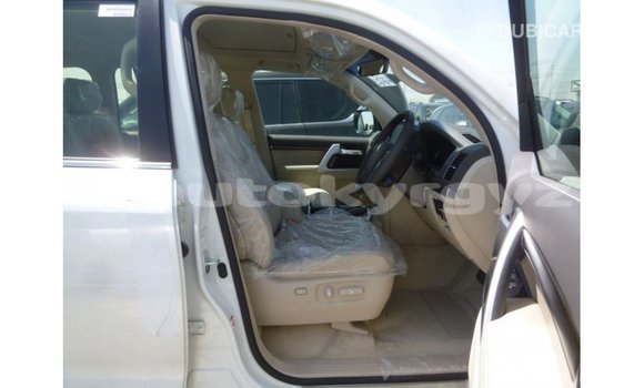 Buy Import Toyota Land Cruiser White Car in Import - Dubai in Batken Buy Import Toyota Land Cruiser White Car in Import - Dubai in Batken