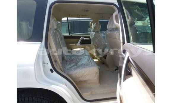 Buy Import Toyota Land Cruiser White Car in Import - Dubai in Batken Buy Import Toyota Land Cruiser White Car in Import - Dubai in Batken