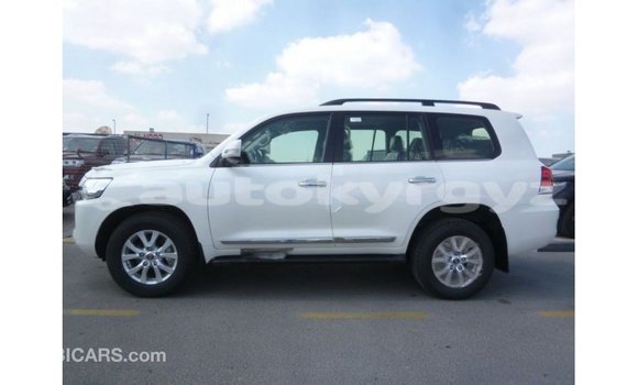 Buy Import Toyota Land Cruiser White Car in Import - Dubai in Batken Buy Import Toyota Land Cruiser White Car in Import - Dubai in Batken