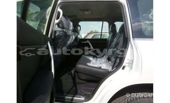 Buy Import Toyota Land Cruiser White Car in Import - Dubai in Batken Buy Import Toyota Land Cruiser White Car in Import - Dubai in Batken
