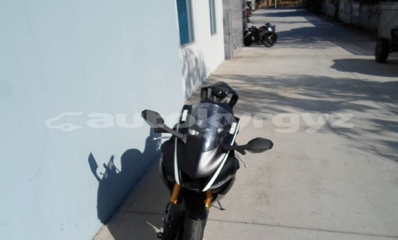 Buy New Yamaha YZF Black Bike in Bishkek in Bishkek Buy New Yamaha YZF Black Bike in Bishkek in Bishkek