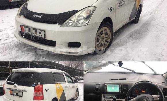 Buy Used Toyota Wish White Car in Bishkek in Bishkek