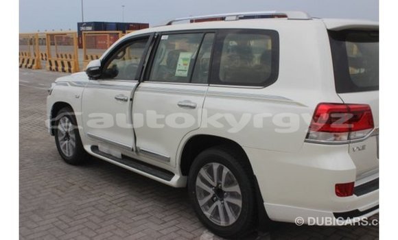 Buy Import Toyota Land Cruiser White Car in Import - Dubai in Batken Buy Import Toyota Land Cruiser White Car in Import - Dubai in Batken