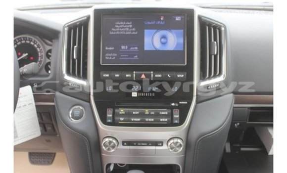 Buy Import Toyota Land Cruiser White Car in Import - Dubai in Batken Buy Import Toyota Land Cruiser White Car in Import - Dubai in Batken