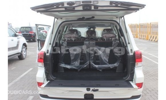 Buy Import Toyota Land Cruiser White Car in Import - Dubai in Batken Buy Import Toyota Land Cruiser White Car in Import - Dubai in Batken