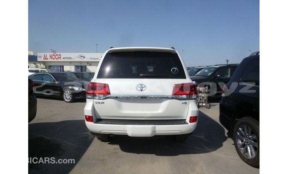 Buy Import Toyota Land Cruiser White Car in Import - Dubai in Batken Buy Import Toyota Land Cruiser White Car in Import - Dubai in Batken