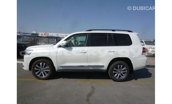 Buy Import Toyota Land Cruiser White Car in Import - Dubai in Batken Buy Import Toyota Land Cruiser White Car in Import - Dubai in Batken