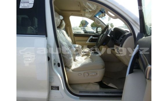 Buy Import Toyota Land Cruiser White Car in Import - Dubai in Batken Buy Import Toyota Land Cruiser White Car in Import - Dubai in Batken