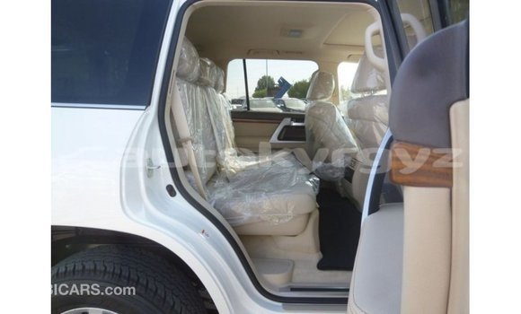 Buy Import Toyota Land Cruiser White Car in Import - Dubai in Batken Buy Import Toyota Land Cruiser White Car in Import - Dubai in Batken