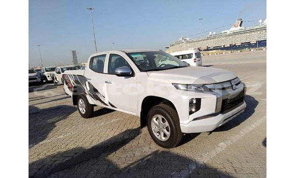 Buy Import Mitsubishi L200 White Car in Import - Dubai in Batken Buy Import Mitsubishi L200 White Car in Import - Dubai in Batken