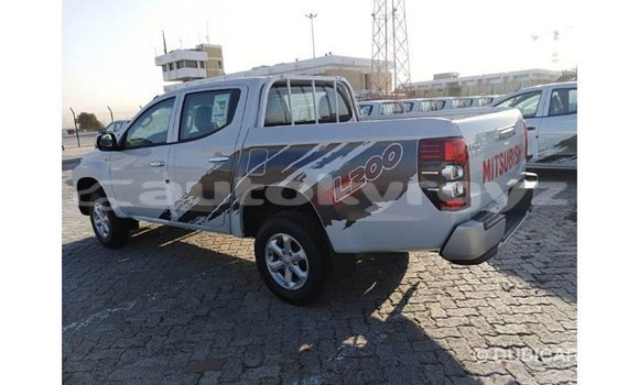 Buy Import Mitsubishi L200 White Car in Import - Dubai in Batken Buy Import Mitsubishi L200 White Car in Import - Dubai in Batken