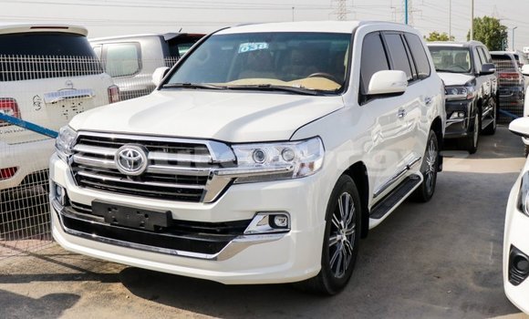 Buy Import Toyota Land Cruiser White Car in Import - Dubai in Batken Buy Import Toyota Land Cruiser White Car in Import - Dubai in Batken