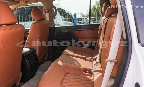 Buy Import Toyota Land Cruiser White Car in Import - Dubai in Batken Buy Import Toyota Land Cruiser White Car in Import - Dubai in Batken
