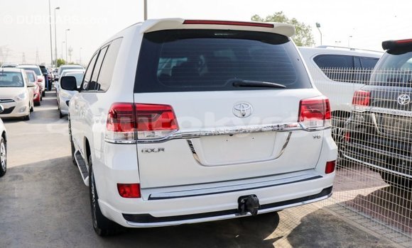 Buy Import Toyota Land Cruiser White Car in Import - Dubai in Batken Buy Import Toyota Land Cruiser White Car in Import - Dubai in Batken