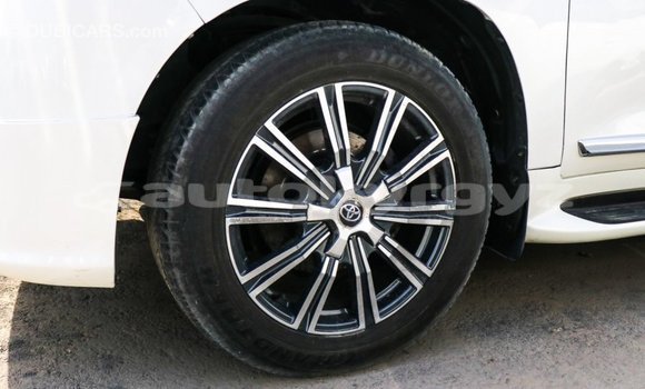 Buy Import Toyota Land Cruiser White Car in Import - Dubai in Batken Buy Import Toyota Land Cruiser White Car in Import - Dubai in Batken