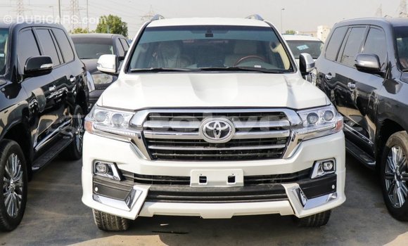 Buy Import Toyota Land Cruiser White Car in Import - Dubai in Batken Buy Import Toyota Land Cruiser White Car in Import - Dubai in Batken