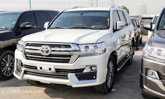 Buy Import Toyota Land Cruiser White Car in Import - Dubai in Batken Buy Import Toyota Land Cruiser White Car in Import - Dubai in Batken