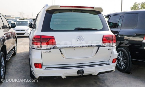 Buy Import Toyota Land Cruiser White Car in Import - Dubai in Batken Buy Import Toyota Land Cruiser White Car in Import - Dubai in Batken