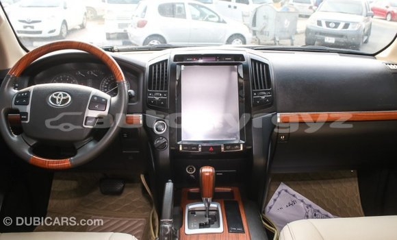 Buy Import Toyota Land Cruiser White Car in Import - Dubai in Batken Buy Import Toyota Land Cruiser White Car in Import - Dubai in Batken