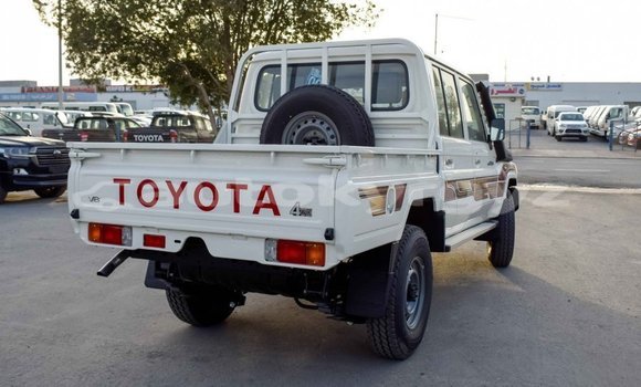 Buy Import Toyota Land Cruiser White Car in Import - Dubai in Batken Buy Import Toyota Land Cruiser White Car in Import - Dubai in Batken