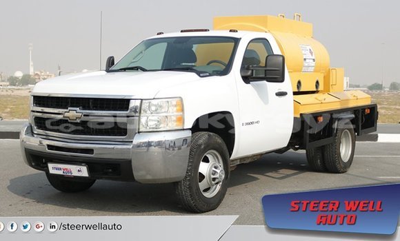 Buy Import Chevrolet Silverado White Car in Import - Dubai in Batken