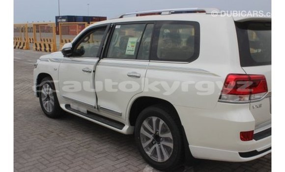 Buy Import Toyota Land Cruiser White Car in Import - Dubai in Batken Buy Import Toyota Land Cruiser White Car in Import - Dubai in Batken
