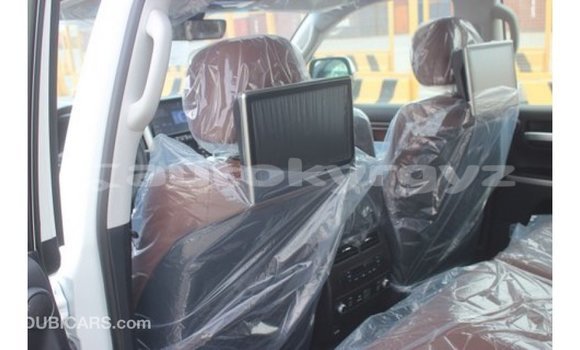 Buy Import Toyota Land Cruiser White Car in Import - Dubai in Batken Buy Import Toyota Land Cruiser White Car in Import - Dubai in Batken