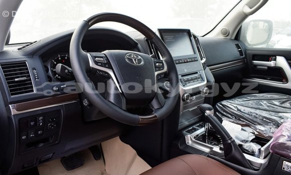 Buy Import Toyota Land Cruiser White Car in Import - Dubai in Batken Buy Import Toyota Land Cruiser White Car in Import - Dubai in Batken