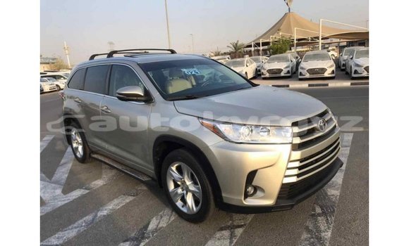 Buy Import Toyota Highlander Beige Car in Import - Dubai in Batken Buy Import Toyota Highlander Beige Car in Import - Dubai in Batken